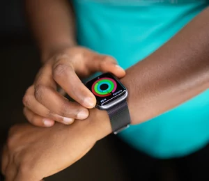 Votre Apple Watch Series 3 redémarre sans raison ? Mettez-la à jour !